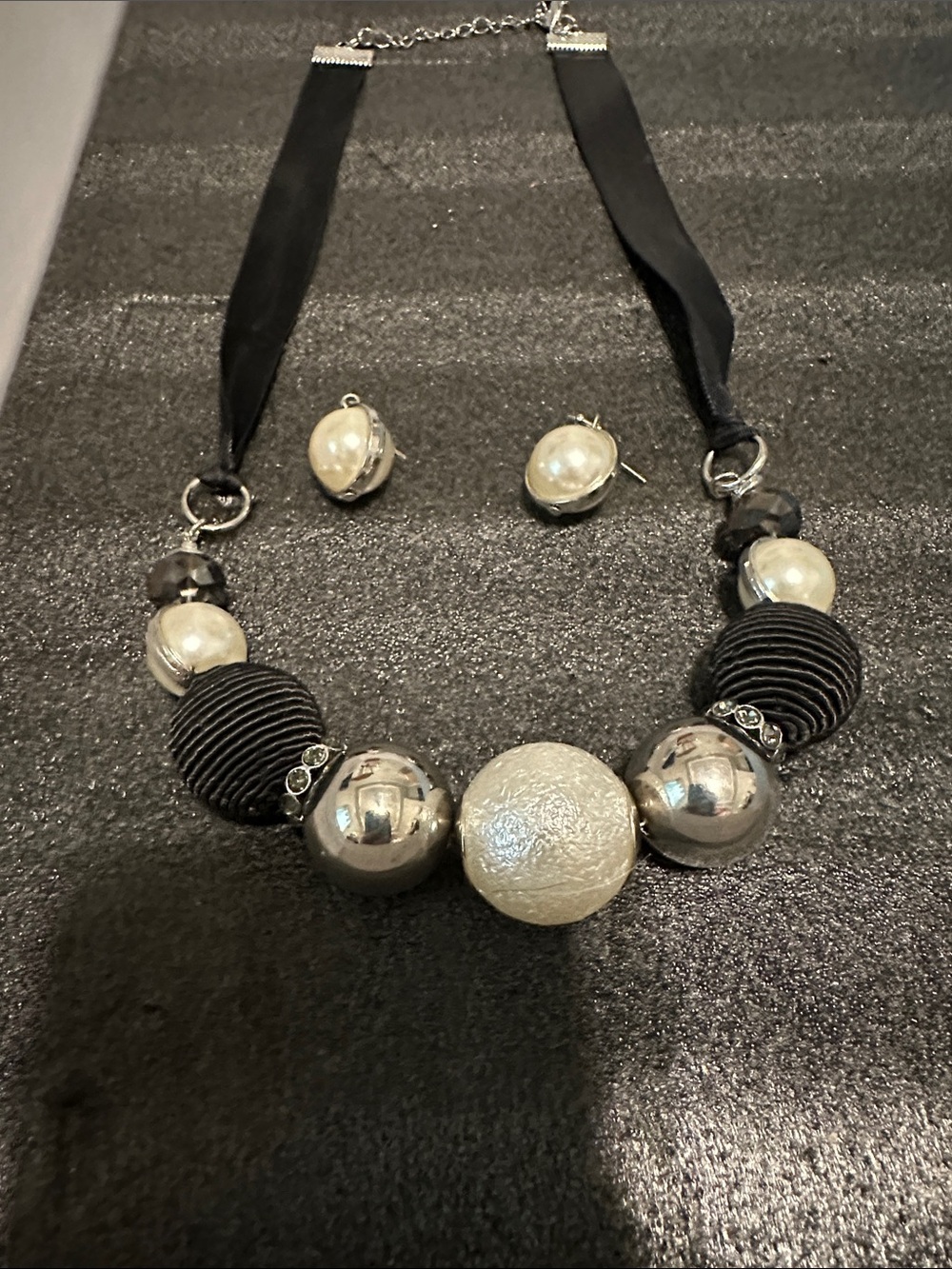 Elegant Black and Silver Beaded Statement Necklace with Faux Pearl Earrings